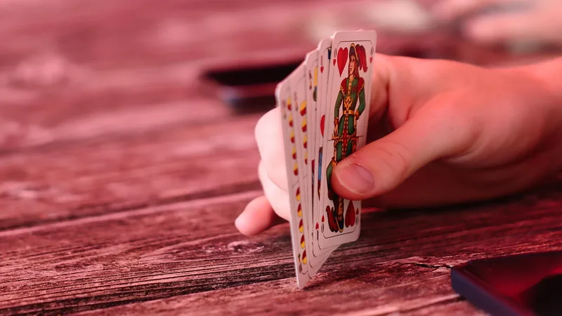 Go88 xóc đĩa mới nhất - Casino Trực Tuyến Uy Tín | card game,  bavaria,  card player,  playing cards,  game